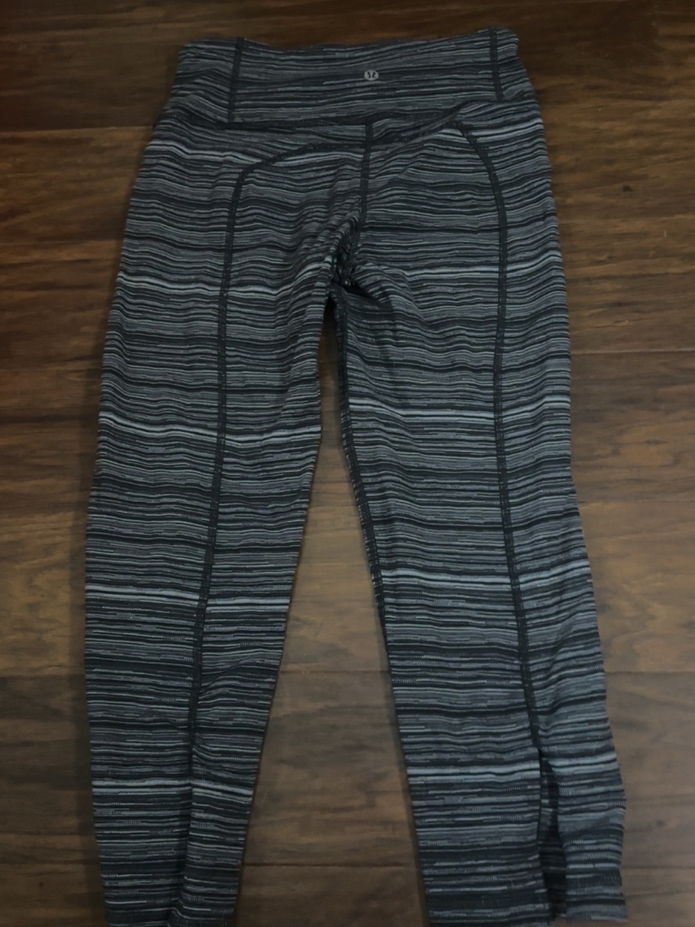 Lululemon leggings size 6